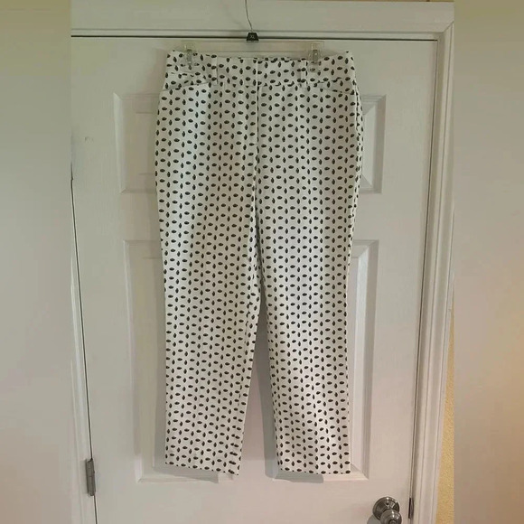 NWT-Women’s Ann Taylor Factory Pineapple Print Ankle Length Pants. Size 6 Curvy. - Picture 1 of 8